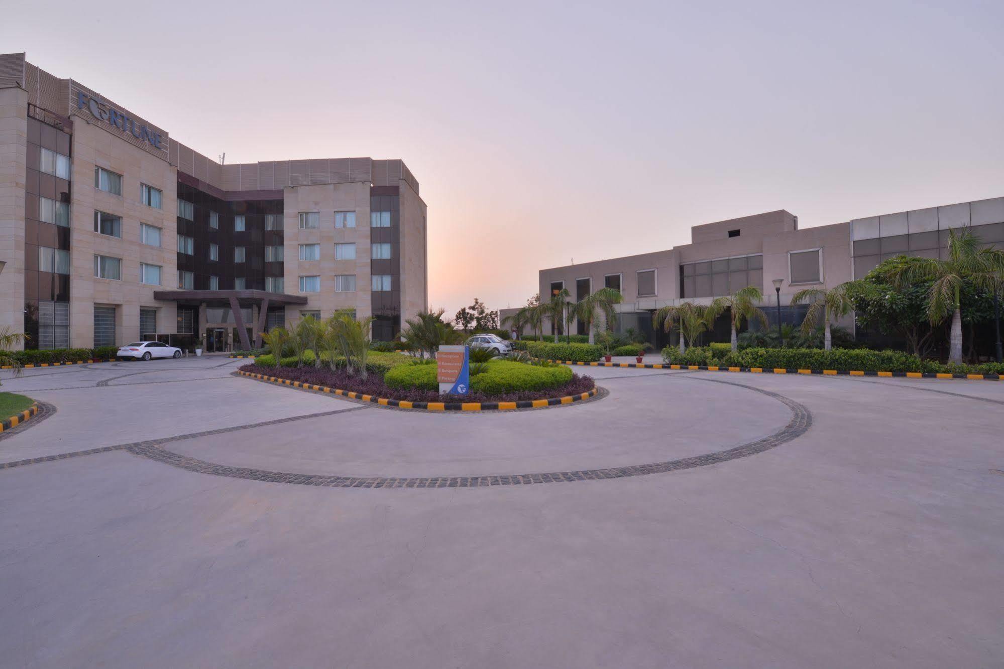 Fortune Park Orange, Sidhrawali, Gurugram - Member Itc Hotels' Group Bhiwadi Exteriér fotografie